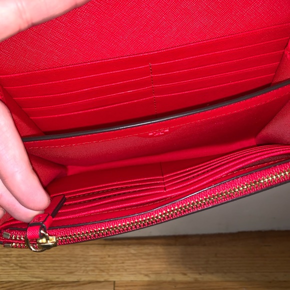 Tory Burch Robinson Chain Wallet - Picture 3 of 4